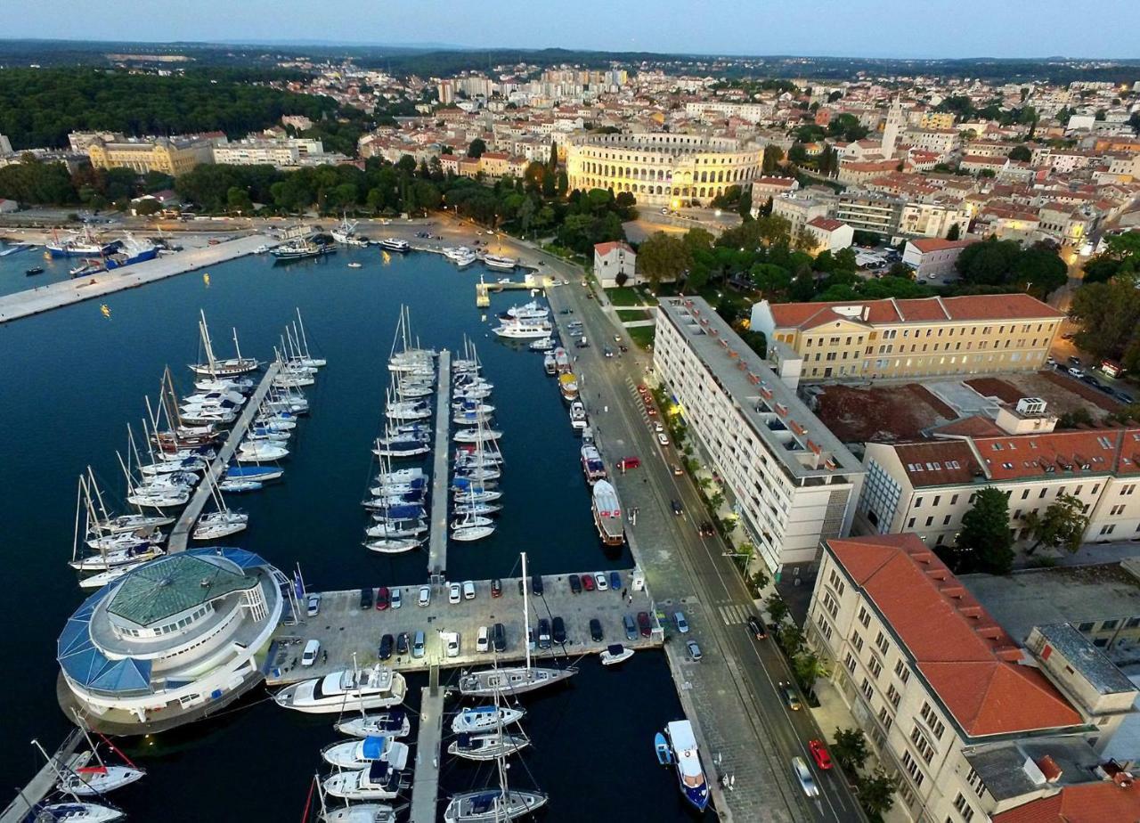 Apartmani Andrea Пула Екстер'єр фото