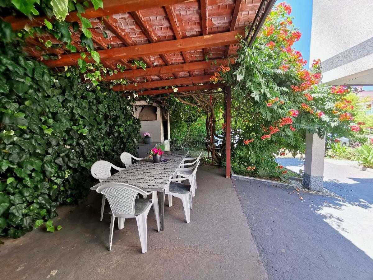 Apartmani Andrea Пула Екстер'єр фото
